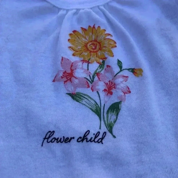 (I for $25) bundles  onesie, with cap sleeves and flowers on the front - Picture 2 of 5